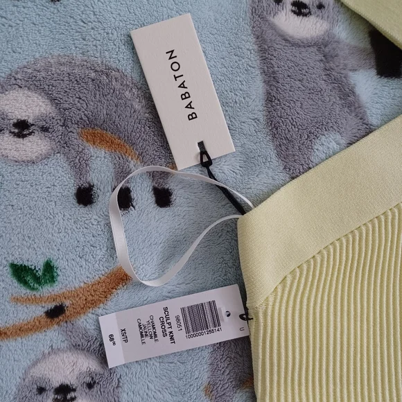 Aritzia Babaton Sculpt Knit Criss Cross Tank - Picture 2 of 6